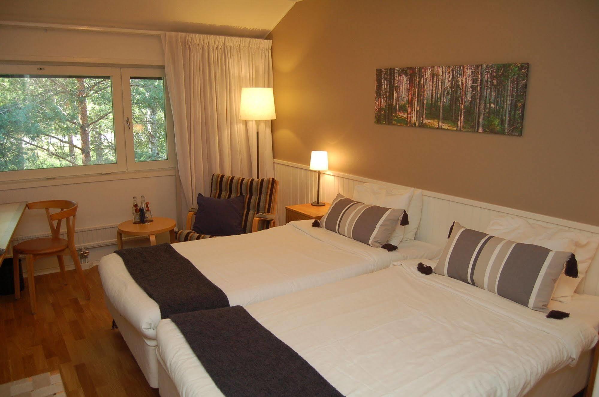 Djuroenaeset Hotell & Konferens Djurhamn Zewnętrze zdjęcie